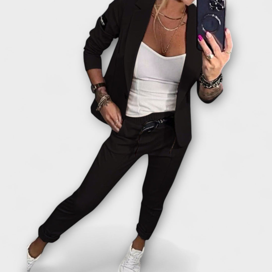 Malou - Koordinēts komplekts ar topu, jaku un biksēm