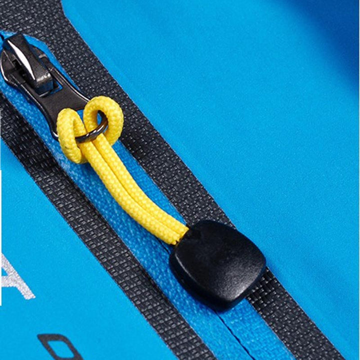 Nikolaj - Mīkstā apvalka jaka pārgājieniem ar noņemamu kapuci