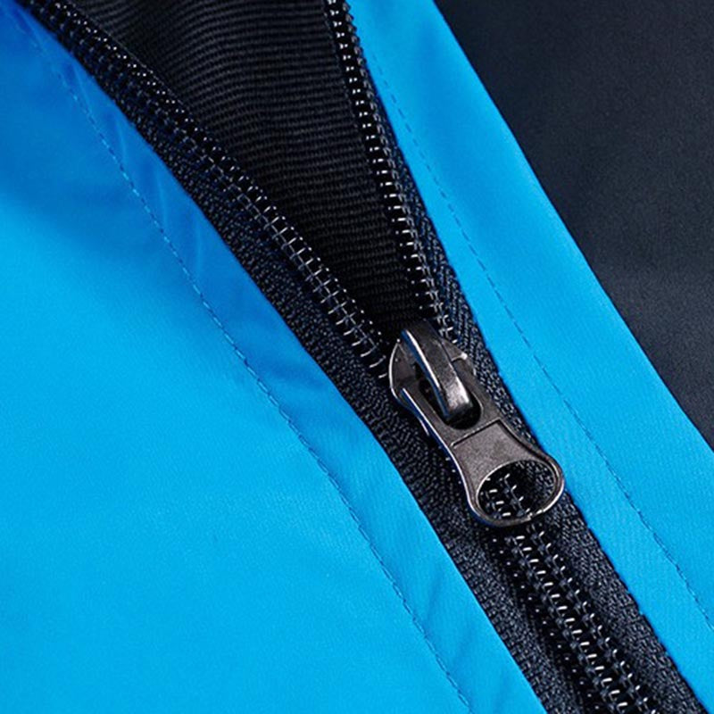 Nikolaj - Mīkstā apvalka jaka pārgājieniem ar noņemamu kapuci