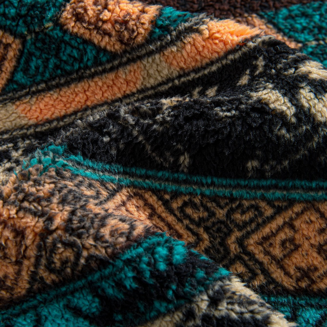 Klaus – Krekls ar etnisku rakstu