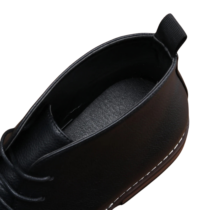 Bjørn – Ādas Chukka zābaki melnā krāsā