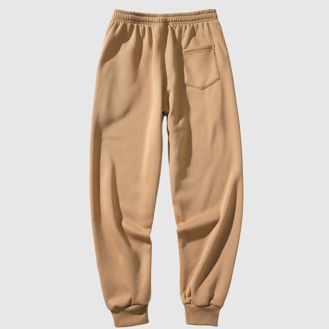 Mikkel – Joggeri ar izšūtu logo