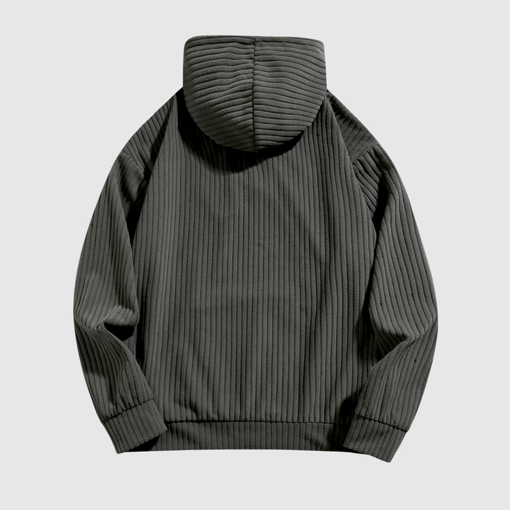 Klaus – Kapuce ar platām ribām