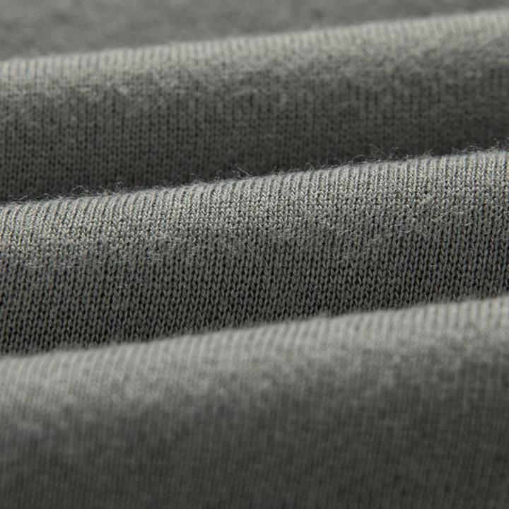 Klaus – Kapuce ar krāsu bloku un kontrastējošām piedurknēm