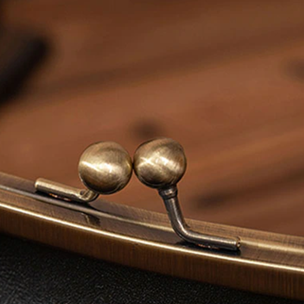 Vintage Kiss-Lock Soma - Retro Šiks Nepieciešamība