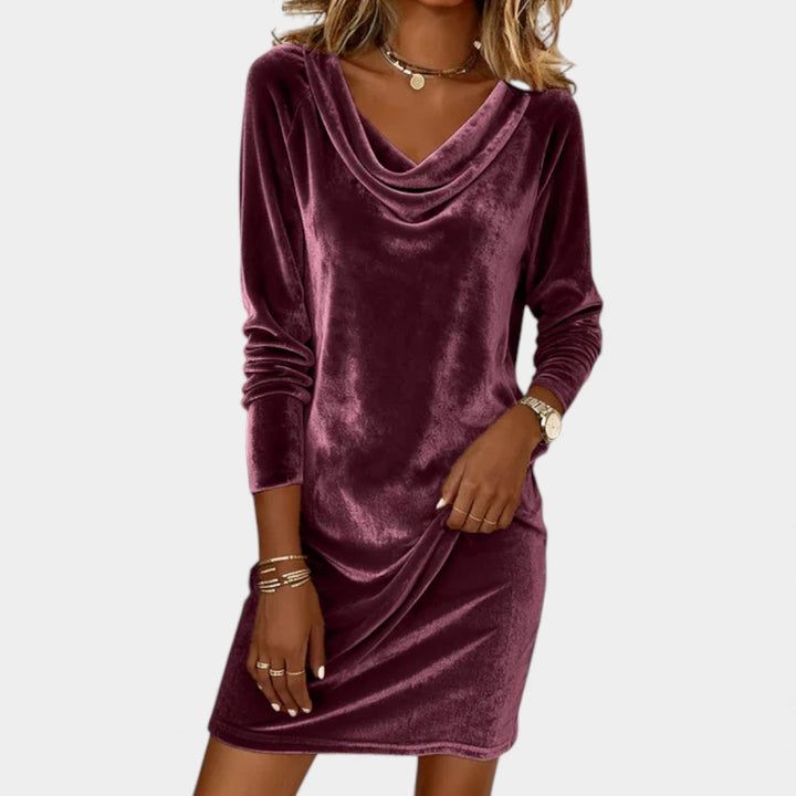 Līga | Brīvi pieguļošs samta kleita