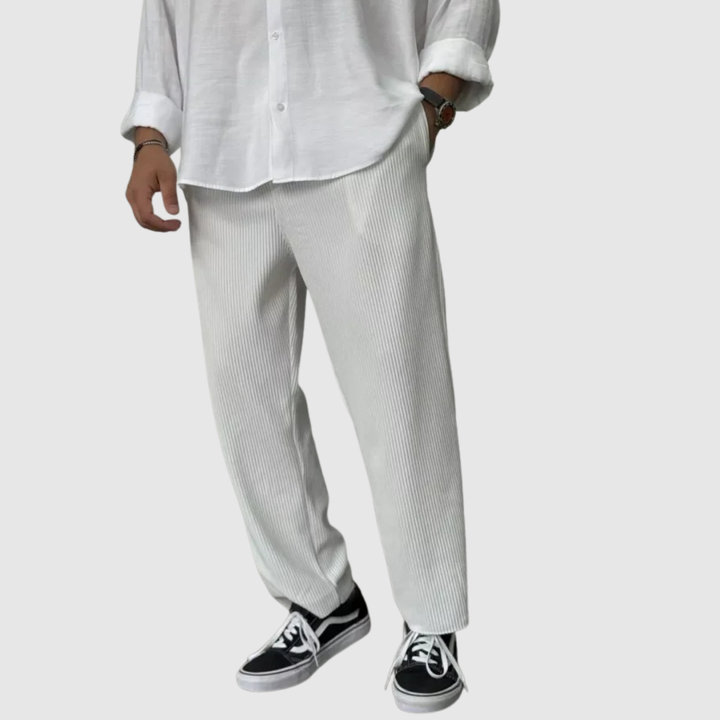 Rasmus – Bikses modernā minimālisma stilā