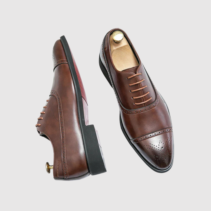 Henrik – Klasiskas Ādas Kurpes ar Sarkanu Zoli