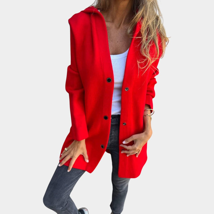 Karolīna - Patīkama pogu jaka