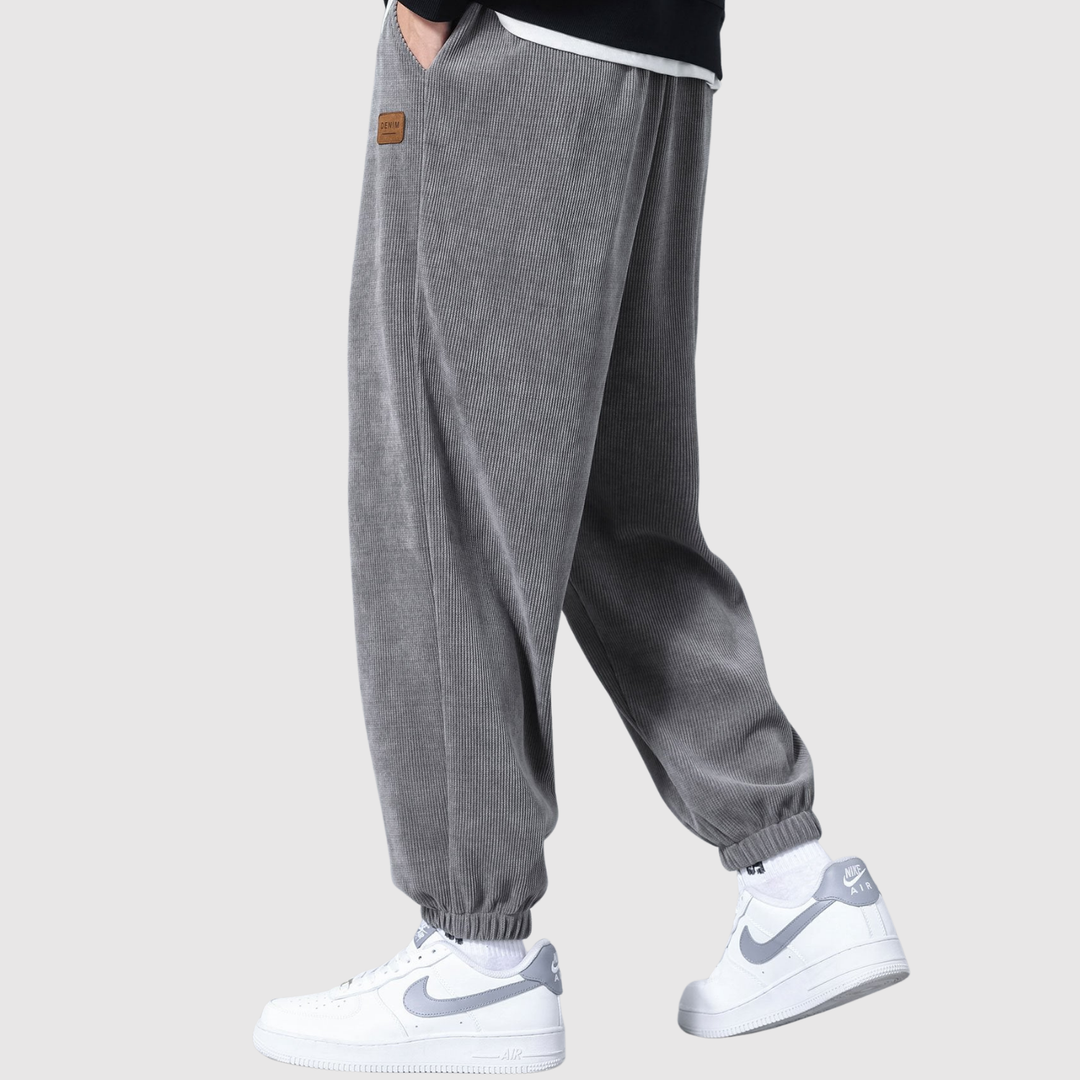 Mikkel – Joggeri ar mazgātu izskatu