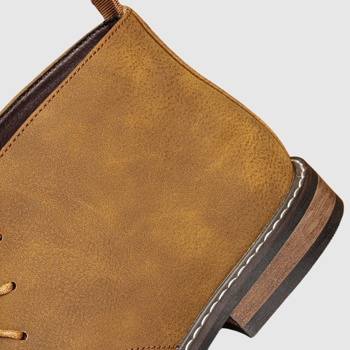 Bjørn – Chukka zābaki gaišā zamšā