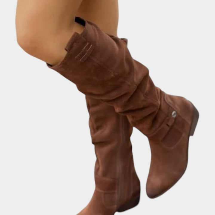 Elīna – Silti un ērti zamša zābaki sievietēm