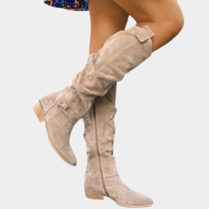 Elīna – Silti un ērti zamša zābaki sievietēm