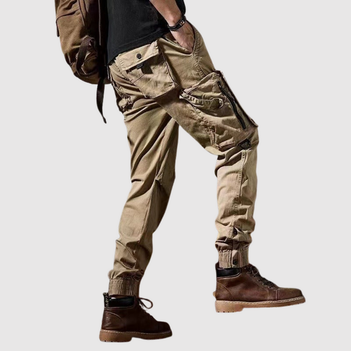 Rasmus – Kargo bikses militāra stilā