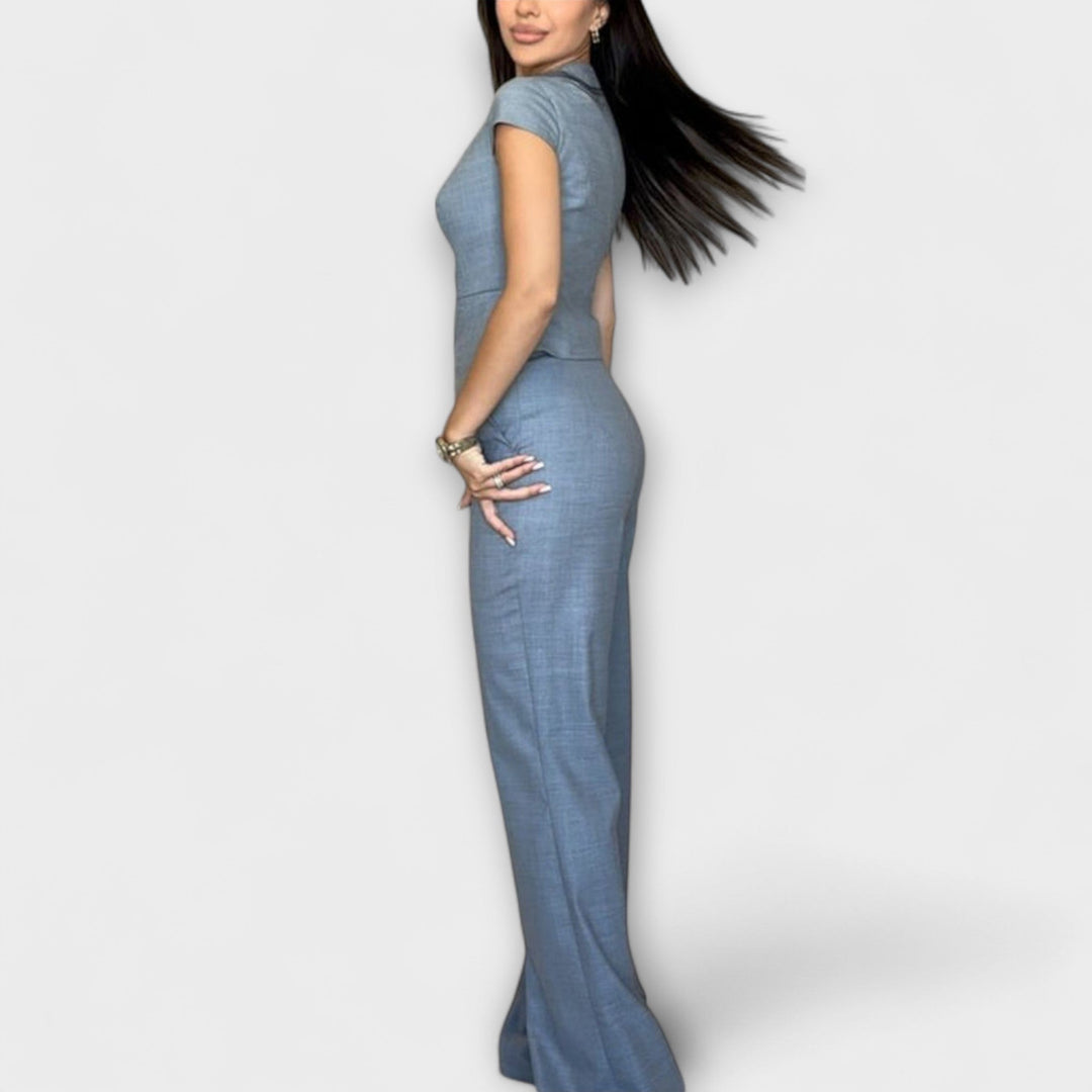 Ivy - Stilīgs komplekts ar V veida izgriezumu un biksēm