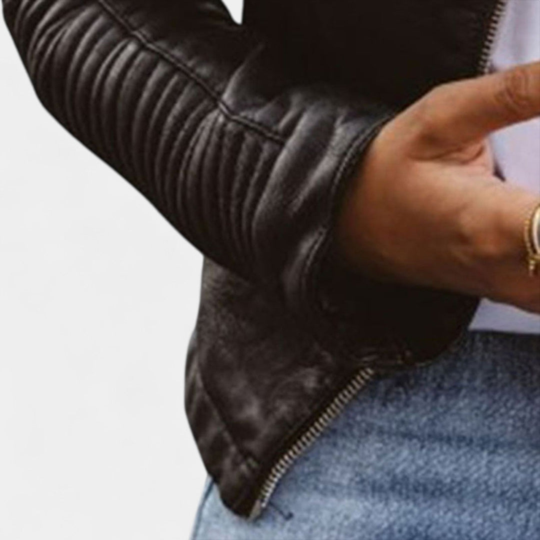 Petra – Ādas jaka