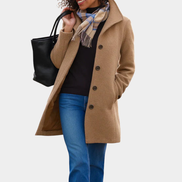 Emma – Klasiska vilnas iedvesmota mētelis ar apkakli