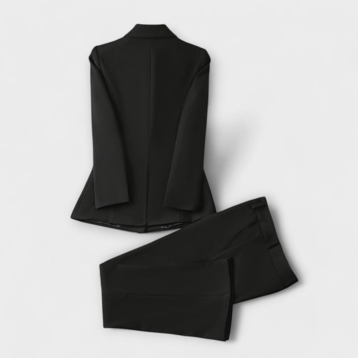 Emma - Komplekti ar mēteļiem un biksēm