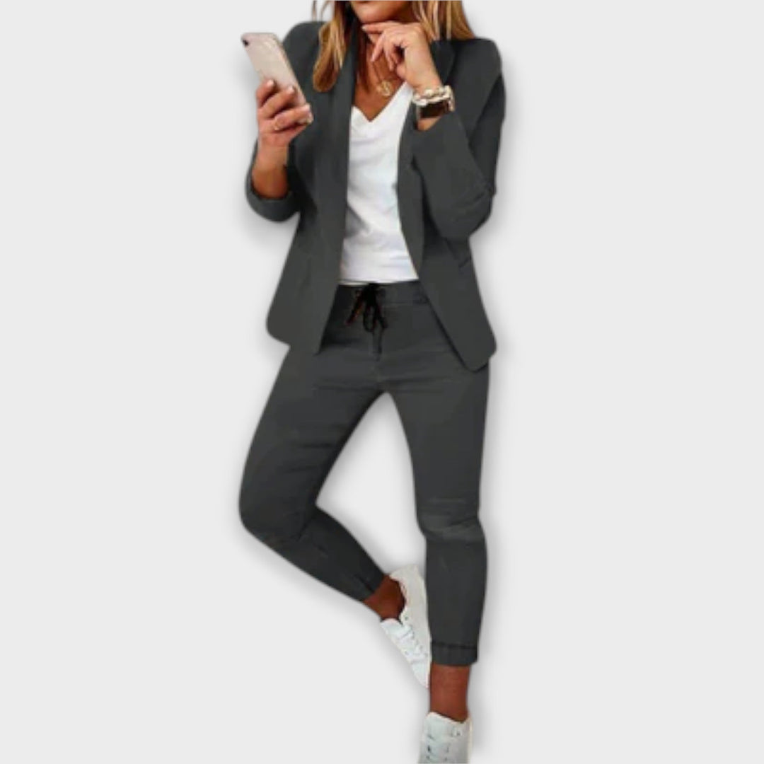 Sophia – Elegants un ērts blazeru komplekts