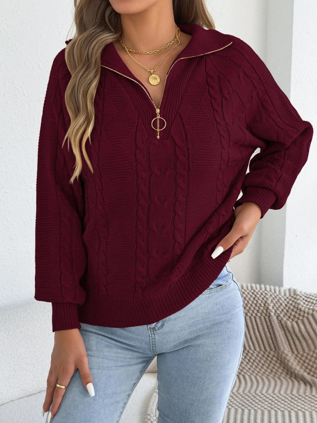 Pus-izgriezuma adīts džemperis