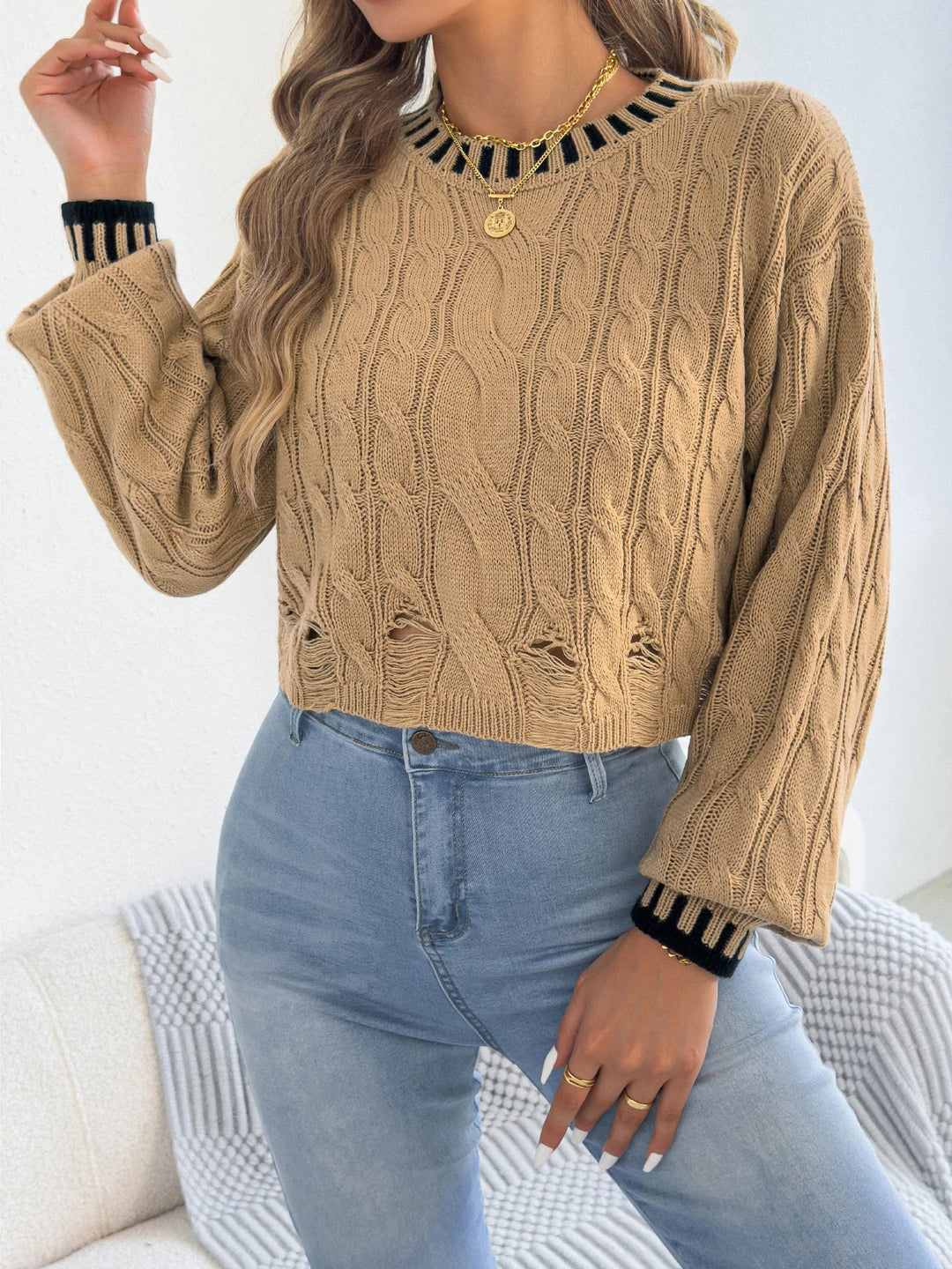 Izgriezts svītrainais pagriežamais džemperis