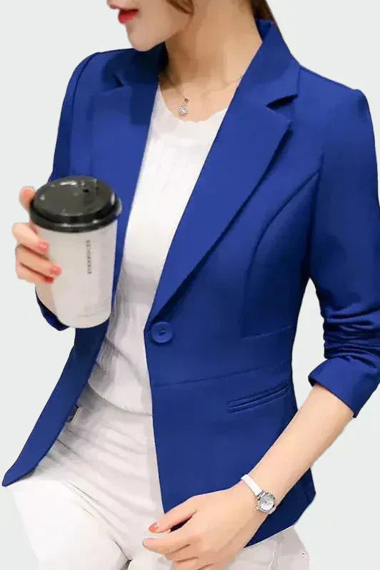 Leontýna - Jaka ideālā piegriezumā