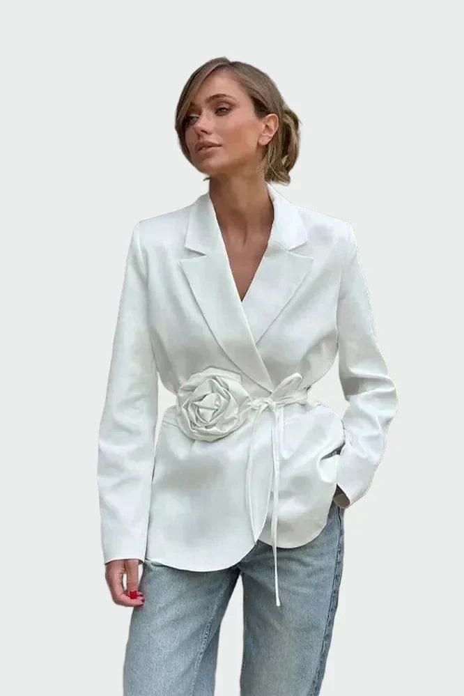 Nikola - Blazeris perfekta piegriezuma