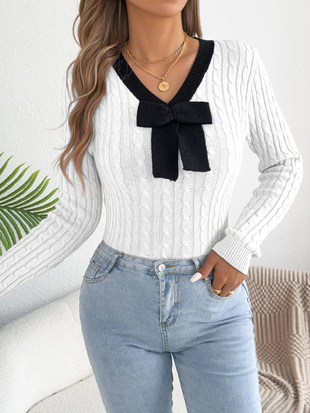 Kaklasaites V-veida džemperis