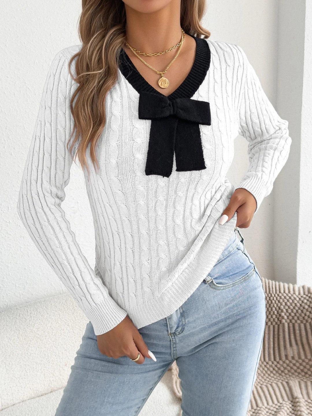 Kaklasaites V-veida džemperis