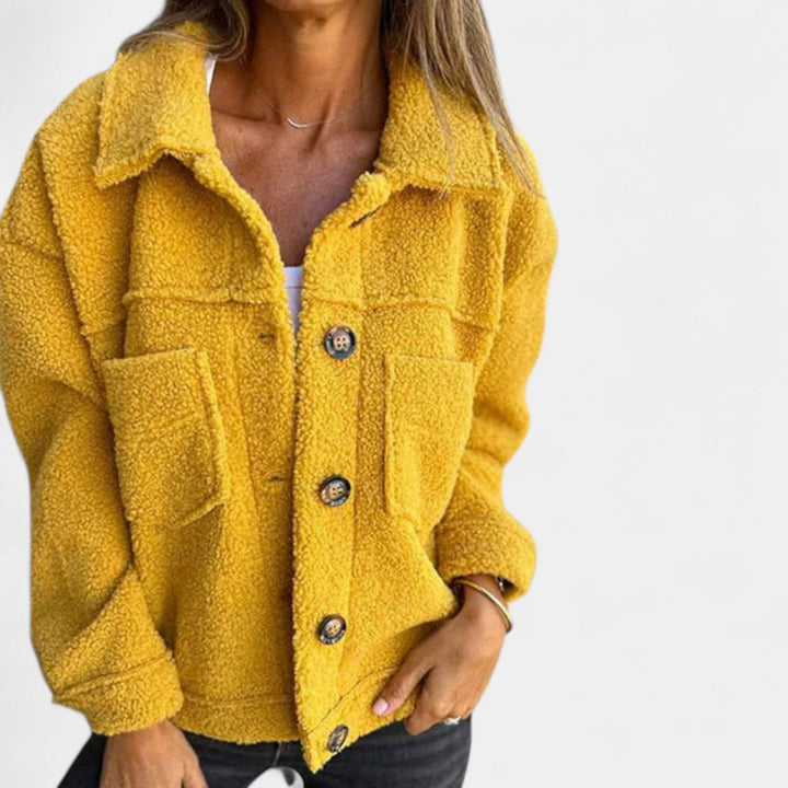 Kristýna – Īsa jaka ar atloka