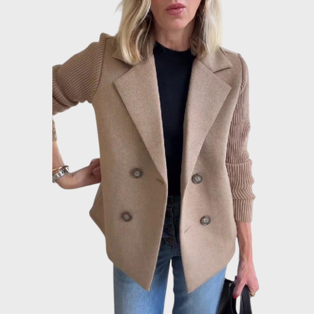 Emma – Elegants žakets ar adītiem piedurknēm