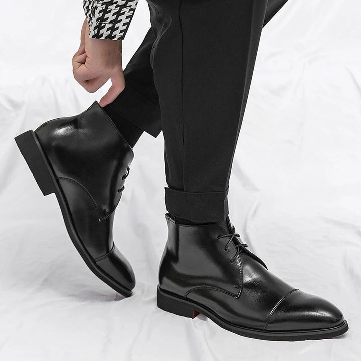 Bjørn – Eleganti ādas zābaki ar šņorēm