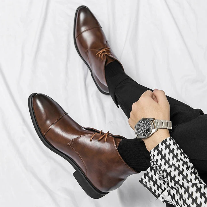 Bjørn – Eleganti ādas zābaki ar šņorēm