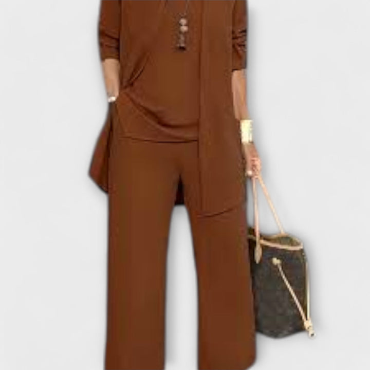 Lora - Brīvs trīsdaļīgs komplekts