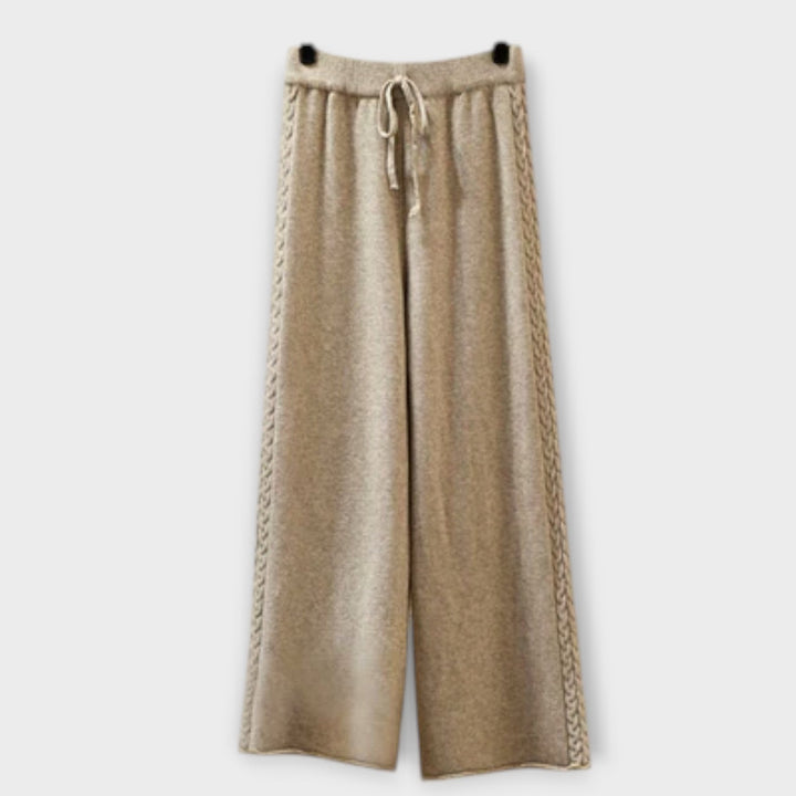 Olivia - Elegants komplekts adītā