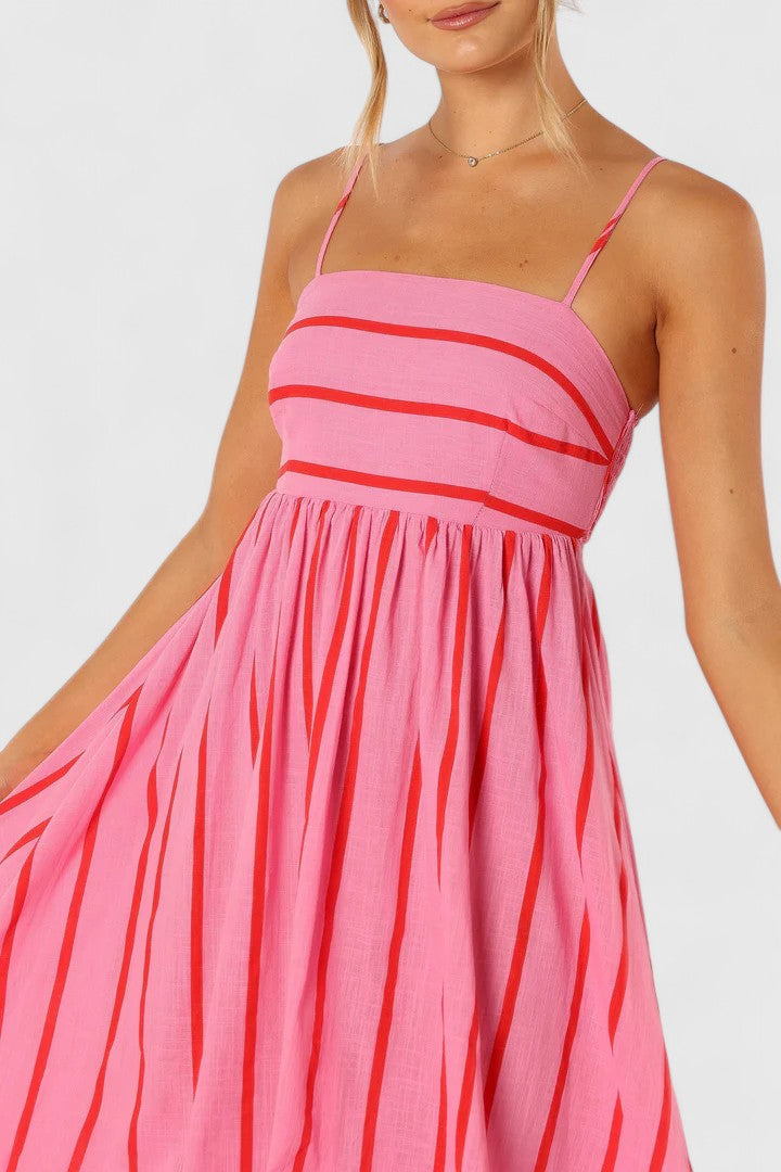 Ilyanthe | Eleganta Maxi Kleita