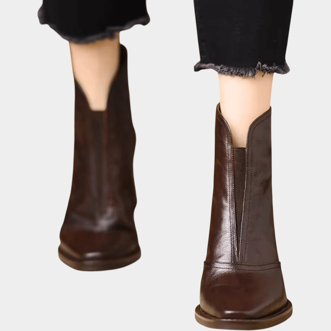 Rēzija - Elegantie ādas zābaki