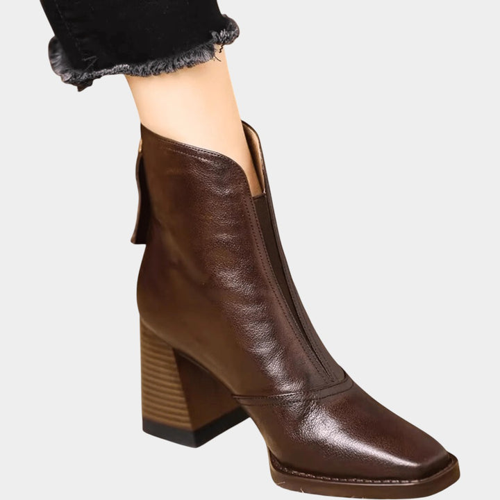 Rēzija - Elegantie ādas zābaki